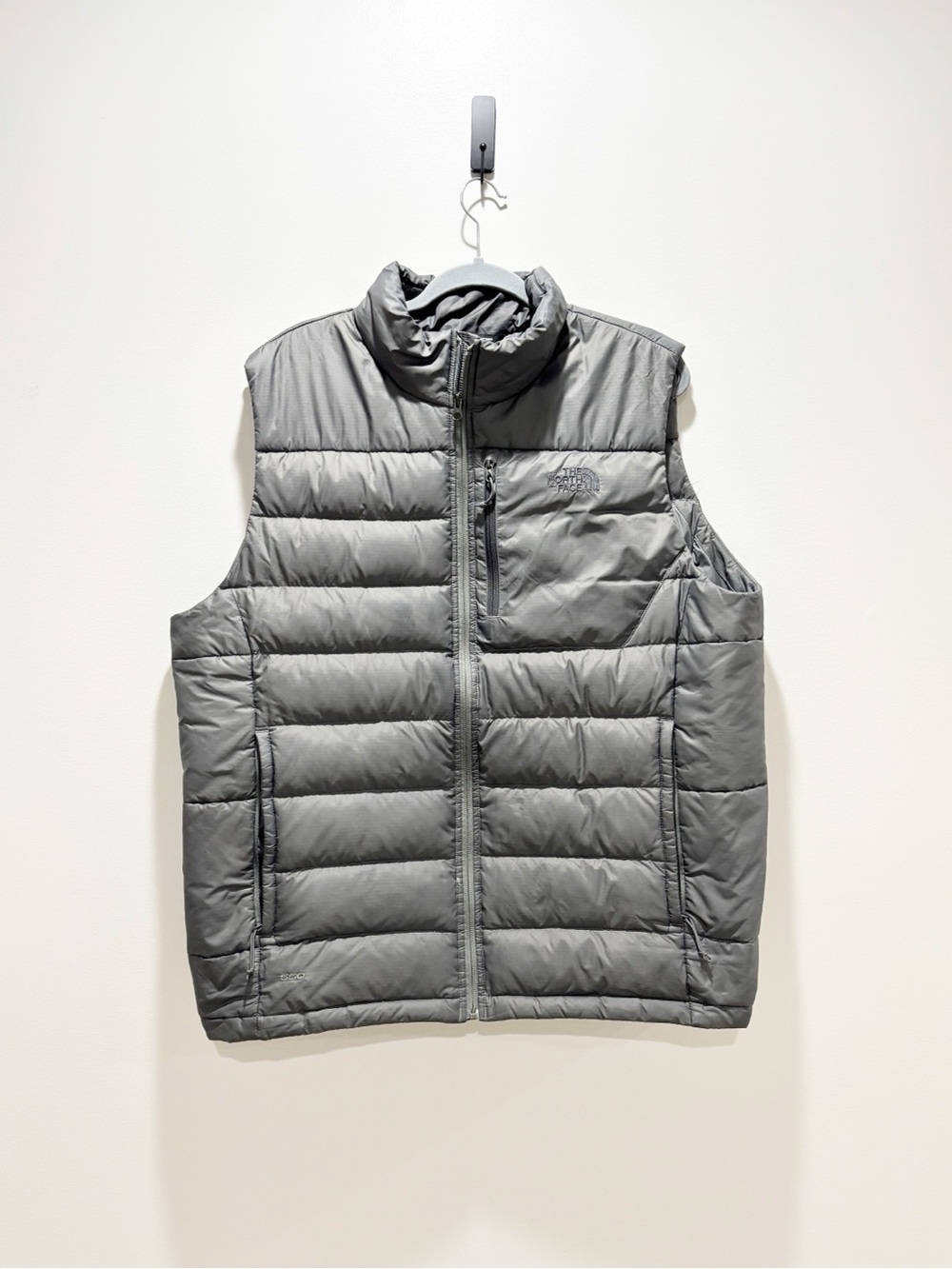 The North Face Men’s Aconcagua Vest Hybrid Insulated Puffer Vest Grey Size XL